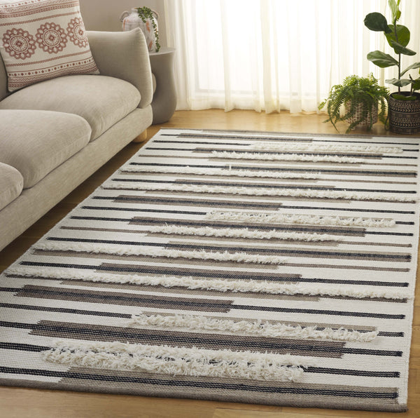 Safavieh Kenya Hand Woven Runner Rug - Elegant Geometric Design For Hallways, Entryways, And Living Spaces Brown ,Ivory 80% Wool,20% Cotton Kny279t-5