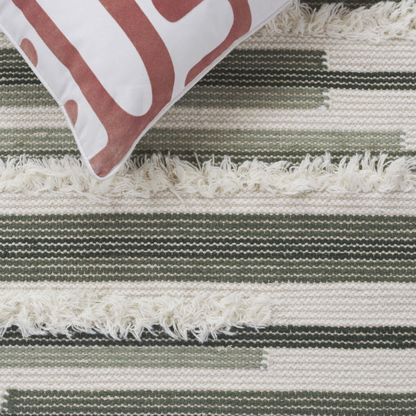 Safavieh Kenya Hand Woven Runner Rug - Elegant Geometric Design For Hallways, Entryways, And Living Spaces Sage ,Ivory 80% Wool,20% Cotton Kny279w-5