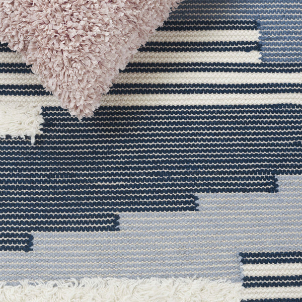 Safavieh Kenya Handwoven Runner Rug - Luxurious Geometric Design For Hallways & Modern Spaces, Crafted In India Blue ,Ivory 80% Wool,20% Cotton Kny280m-5