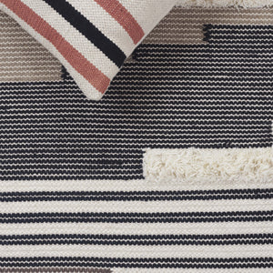 Safavieh Kenya Handwoven Runner Rug - Luxurious Geometric Design For Hallways & Modern Spaces, Crafted In India Black ,Ivory 80% Wool,20% Cotton Kny280z-5