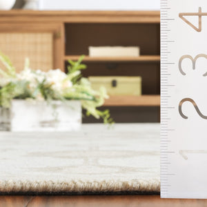 Safavieh Kenya Hand-tufted Area Rug – Elegant Polyester Design For Living Room, Bedroom & Home Office Decor Beige ,Ivory Polyester Pile Kny686b-4