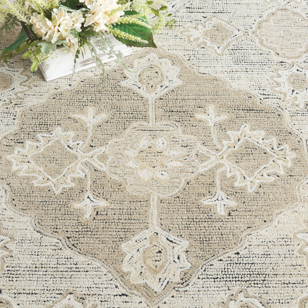 Safavieh Kenya Hand Tufted Runner Rug - Luxurious Texture, Timeless Design, Perfect For Hallways & Spaces Beige ,Ivory Polyester Pile Kny686b-5