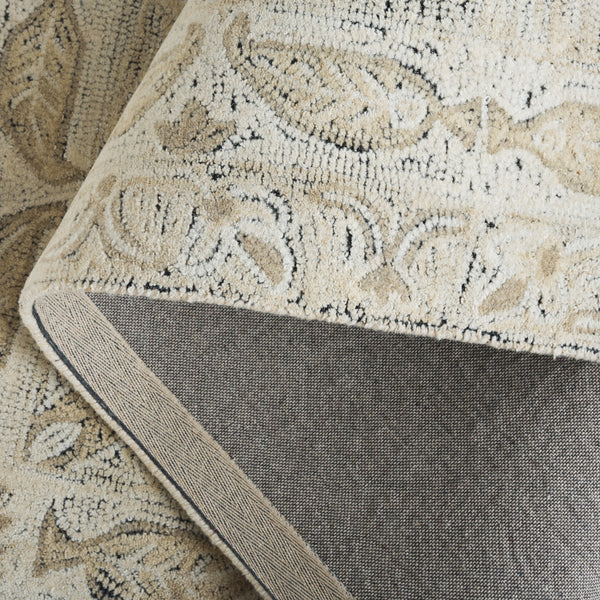 Safavieh Kenya Exquisite Hand-tufted Area Rug - Elegant Floral Design For Timeless Home Decor Sophistication Beige ,Ivory Polyester Pile Kny687b-4