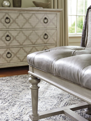 Lexington Bellport Leather Bed Bench - Casual Transitional Style With Tufted Seat And Antique Pewter Accents   Ll1773-25-40