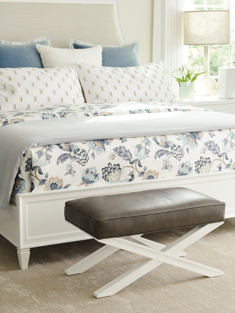 Lexington Vaughan Leather Ottoman - Modern Traditional Design With Bold Colors For Luxurious Comfort In Your Space   Ll1872-44-40