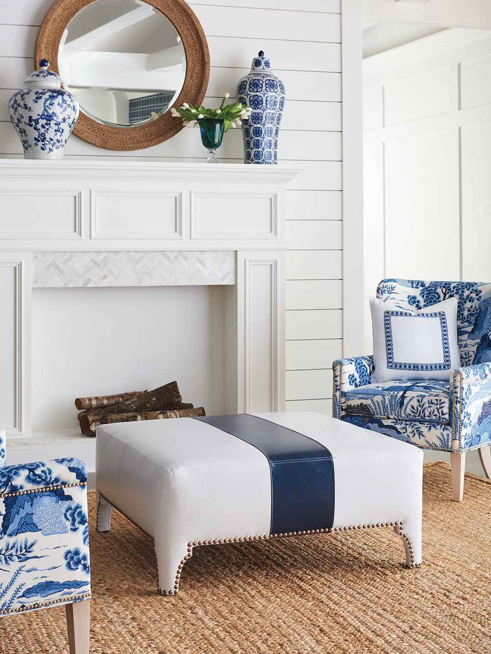 Lexington Barclay Butera Sheffield Leather Cocktail Ottoman - Exquisite Upholstered Design With Nailhead Trim For Elegance   Ll5450-25aa-40