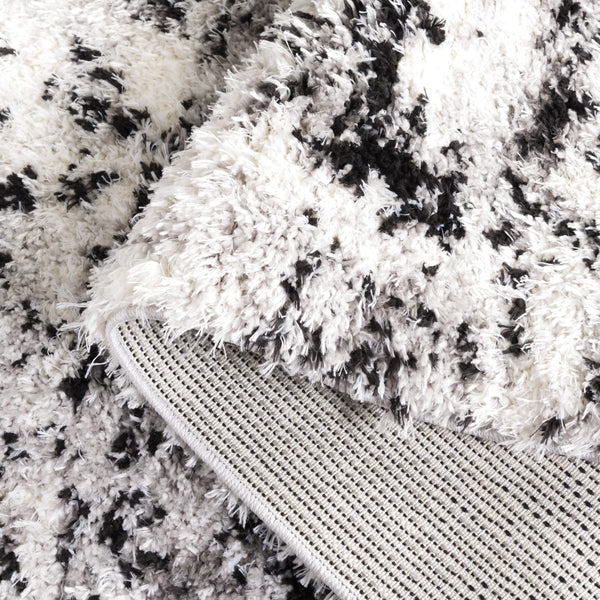 Safavieh Lindsay Shag 556 Power Loomed Shag & Flokati Rug Grey / Black Ivory 5'-3" x 7'-6"