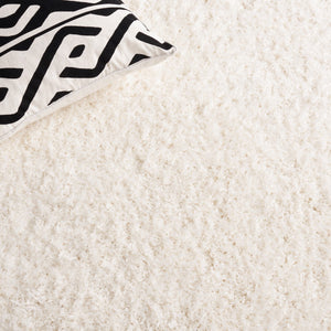 Safavieh Lindsay Shag 560 Power Loomed Shag & Flokati Rug Ivory 5'-3" x 7'-6"