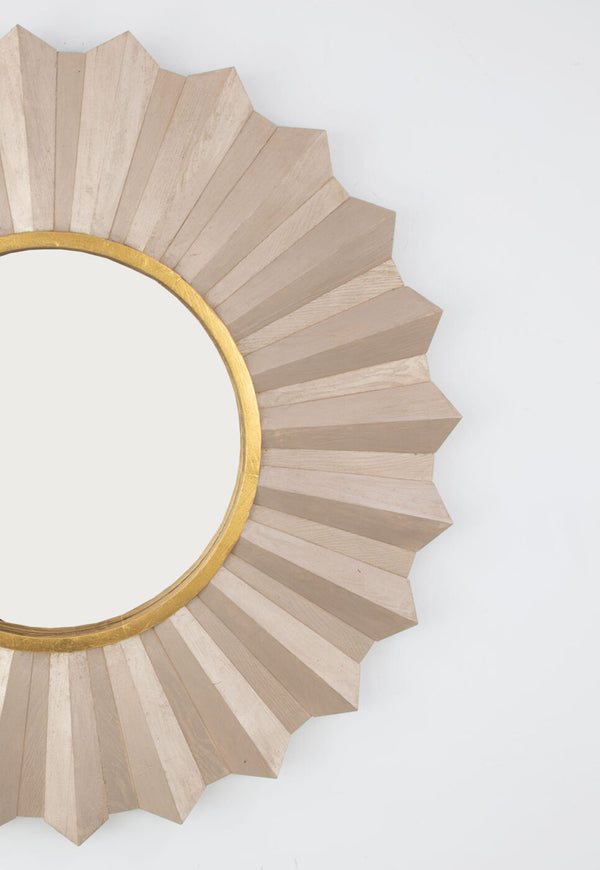 Zeugma Louis Elegant French Sunburst Mirror In Solid Wood Frame - Classic Home Decor Accent Piece Antiqued Champagne Leaf With Gold Leaf Wood And Mirror Louis Champagne Sunburst