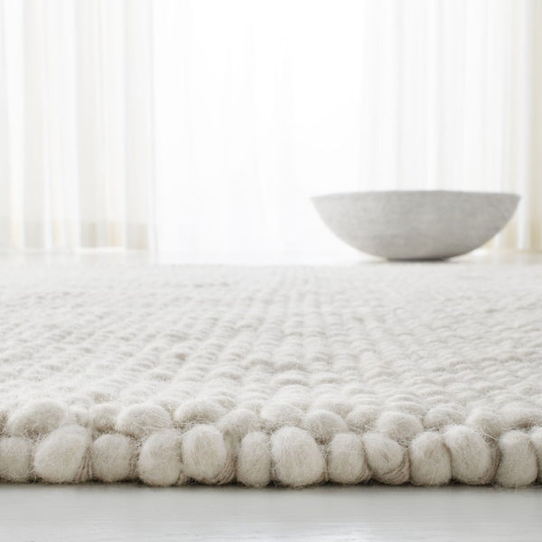 Safavieh Lrl Carisbrooke Hand-Woven Wool Cotton Cream Area Rug for Spacious Living Rooms LRL6320A