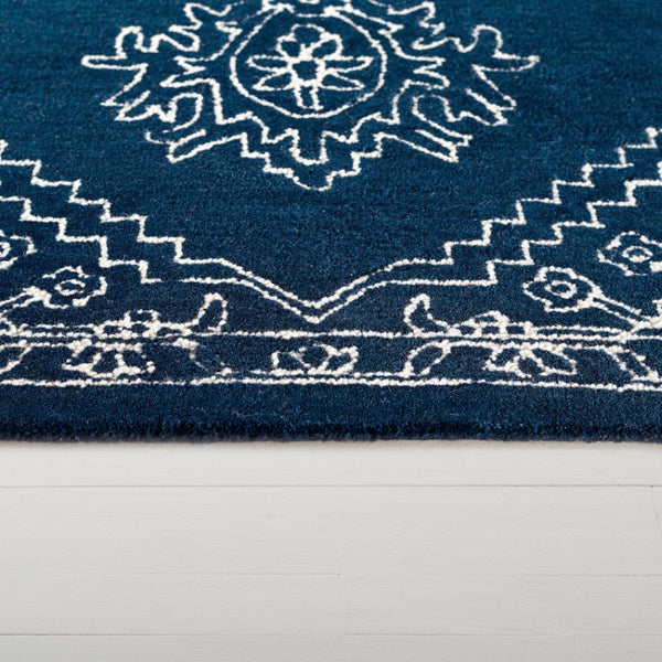 Safavieh Lrl Wesley Hand-Tufted Wool Oriental Accent Rug for Entryways and Bedroom Floors 2'-6" x 4'-0" LRL6604N-24