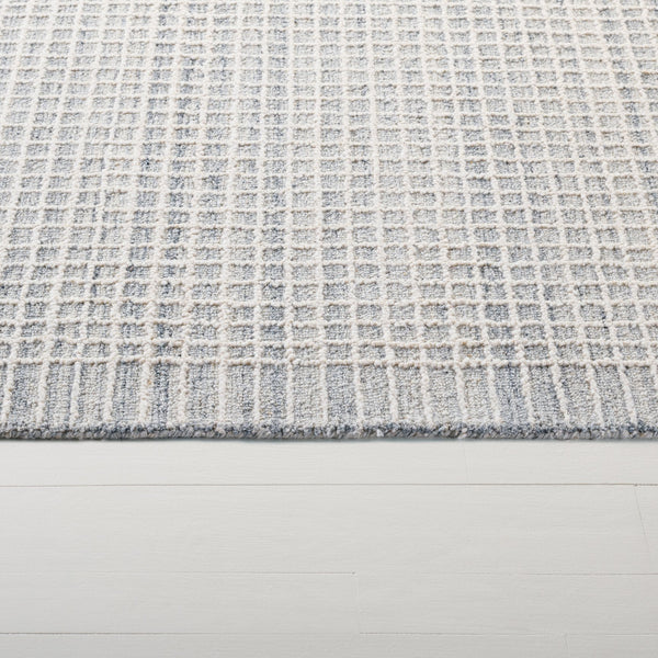 Safavieh Lrl Hand-Tufted Silver Ivory Runner Rug — Wool-Cotton Low-Pile Hallway Accent For Modern Homes 2'-3" x 8'-0" LRL6929G-28