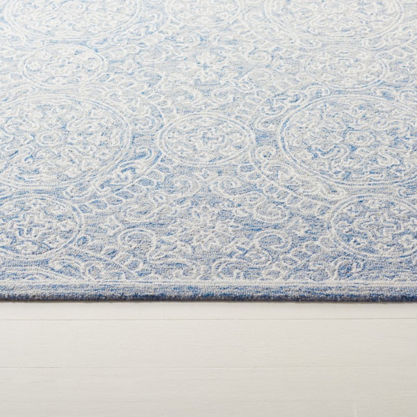 Safavieh Lrl Finnegan Hand Tufted Wool Medallion Accent Rug in Blue Ivory for Entryways 6'-0" x 9'-0" LRL6937M-6