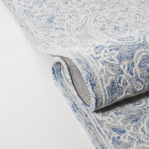 Safavieh Lrl Finnegan Hand Tufted Wool Medallion Accent Rug in Blue Ivory for Entryways 6'-0" x 9'-0" LRL6937M-6
