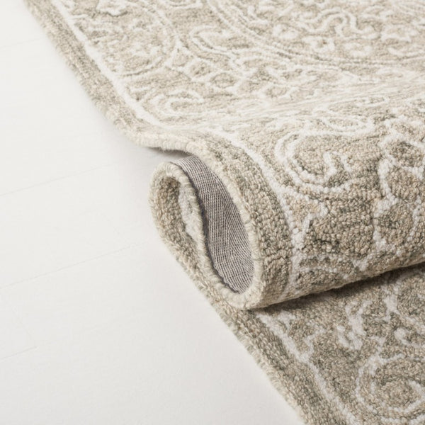 Safavieh Lrl Finnegan Artisan Tufted Wool Cotton Oriental Rug Runner for Hallways 5'-0" x 8'-0" LRL6937X-5