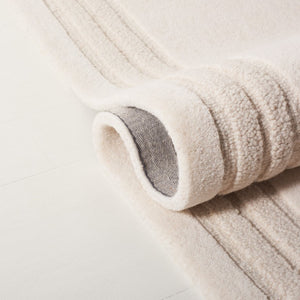 Safavieh Lrl Lachlan Hand Tufted Wool Cotton Ivory Solid Rug for Entryways and Hallways 3'-0" x 5'-0" LRL6939A-3
