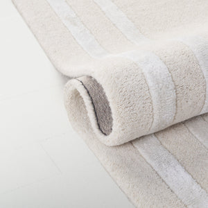 Safavieh Lauren Ivory Hand-Tufted Wool-Viscose Area Rug With Subtle Border — Durable, Plush Low-Profile Elegance 4'-0" x 6'-0" LRL6953A-4