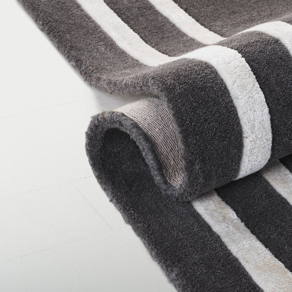 Safavieh Lauren Hand-Tufted Wool-Viscose Runner In Dark Grey With Ivory Border — Low Pile Durable Style 2'-3" x 8'-0" LRL6953G-28