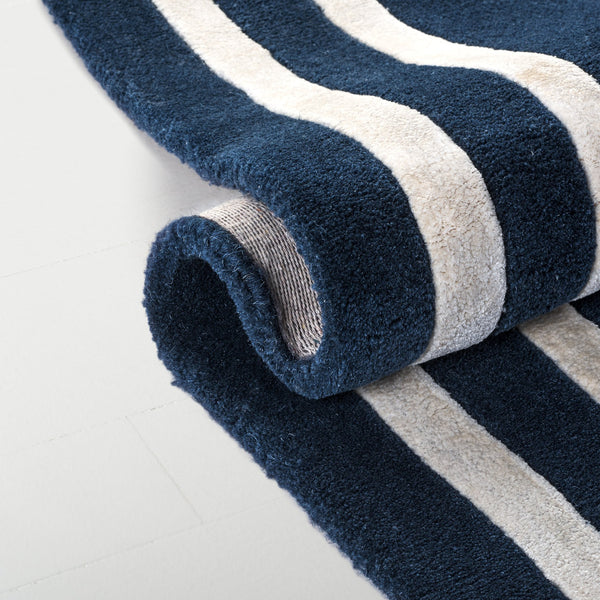 Safavieh Lauren Hand-Tufted Navy Area Rug With Ivory Border, Wool-Viscose Blend, Low Pile, Timeless Elegance 4'-0" x 6'-0" LRL6953N-4