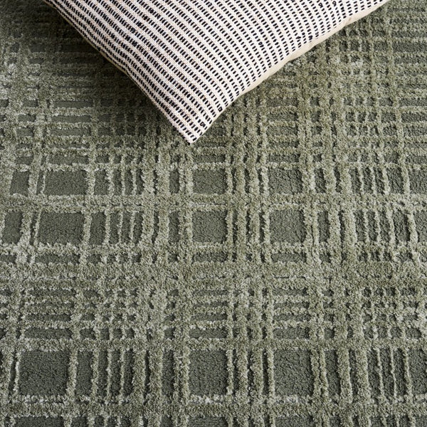 Safavieh Lunara Solid Polyester Area Rug Low Pile Transitional Style for Living Room or Bedroom LUA304Y-4