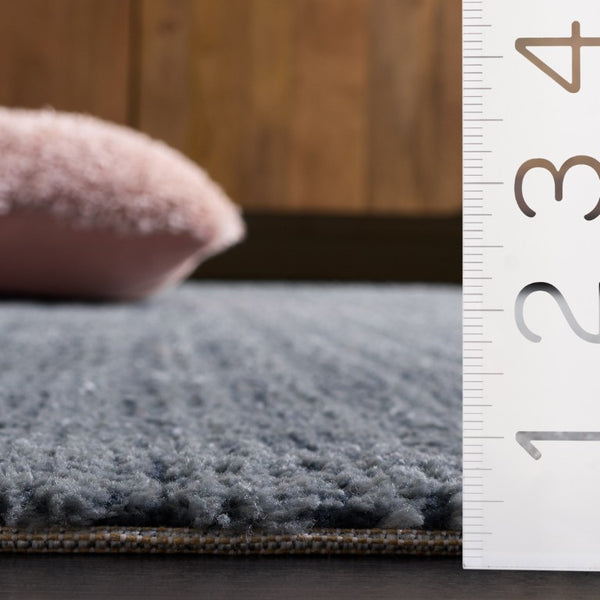Safavieh Lunara Solid Blue Power Loomed Runner Rug for Hallways Entryways and Narrow Spaces 4'-0" x 6'-0" LUA330M-4