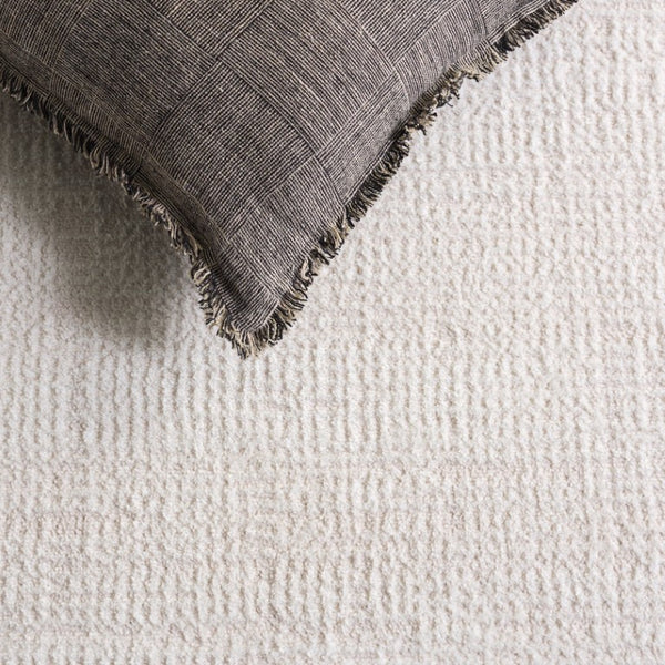 Safavieh Lunara Solid Ivory Hallway Runner Low Pile Polyester Jute Blend Turkey Woven Rug Off White 6'-7" x 6'-7" Square LUA336A-7SQ