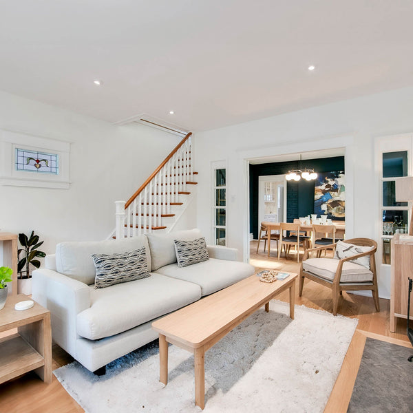 Lh Imports Lumina Bench - Versatile Solid Oak Wood Dining And Entryway Bench With Neutral Natural Finish Beige Solid Oak,Oak Veneer,Mdf Lum016