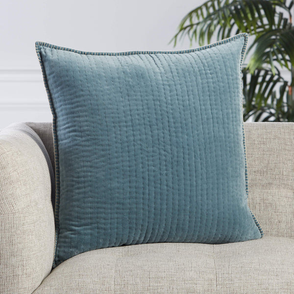 Jaipur Living Jaipur Living Beaufort Quilted Velvet Square Accent Pillow with Flange Border for Sofas Poly Fill PLW103600