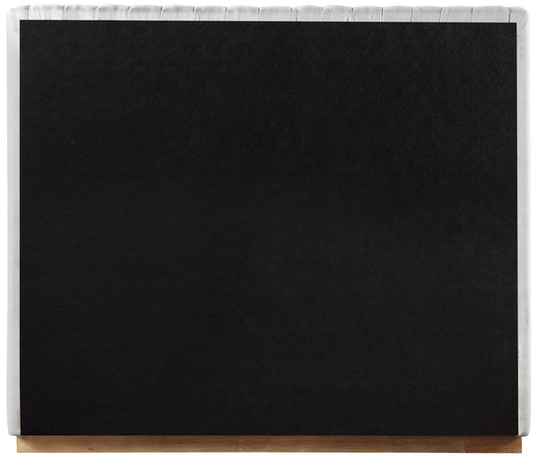 Logan Cream Linen Textured Fabric Queen Bed LoganCream-Q Meridian Furniture