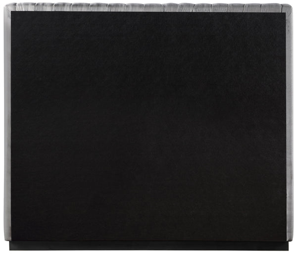 Logan Grey Linen Textured Fabric Queen Bed LoganGrey-Q Meridian Furniture