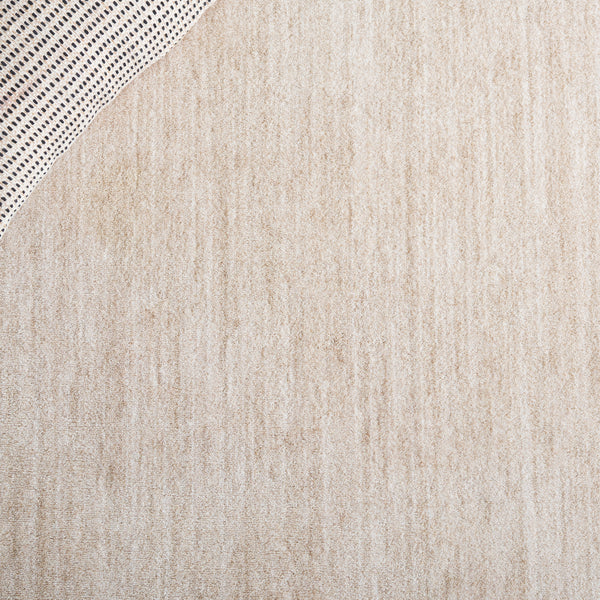 Safavieh Mabel Elegant Area Rug - Turkish Power Loomed Design For Timeless Style And Comfort In Any Room Beige ,Ivory Polyester Pile Mab300b-4