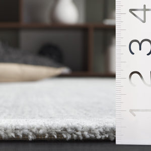 Safavieh Mabel Elegant Area Rug - Turkish Power Loomed Design For Timeless Style And Comfort In Any Room Light Blue ,Ivory Polyester Pile Mab300k-8