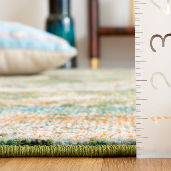 Safavieh Madison 454 Power Loomed 57% Polypropylene, 30% Cotton, 13% Polyester Modern Rug Green / Rust MAD454Y-5