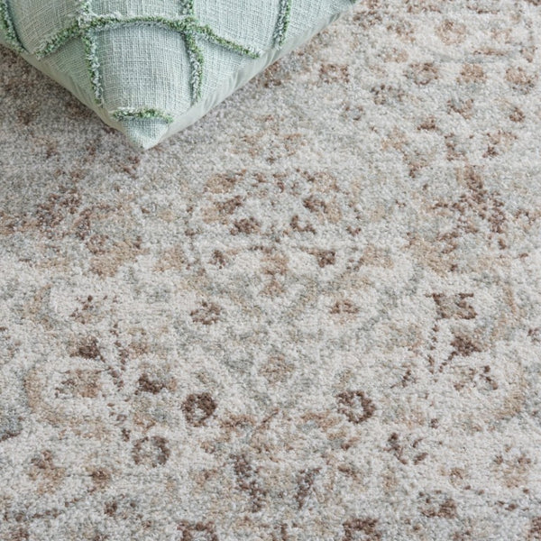 Safavieh Madison Power-Loomed Solid Grey Polypropylene Rug for Living and Dining Spaces MAD609F-7SQ