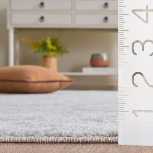 Safavieh Madison Bohemian Grey Polypropylene Runner Rug for Hallways and Entryways 3'-0" x 5'-0" MAD610F-3