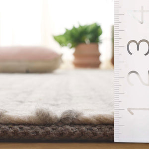 Safavieh Manhattan Runner Rug - Timeless Elegance, Hand-loomed Comfort, Perfect For Hallways And Entryways Ivory ,Grey 70% Wool 20% Cotton 10% Polyster Man225f-5