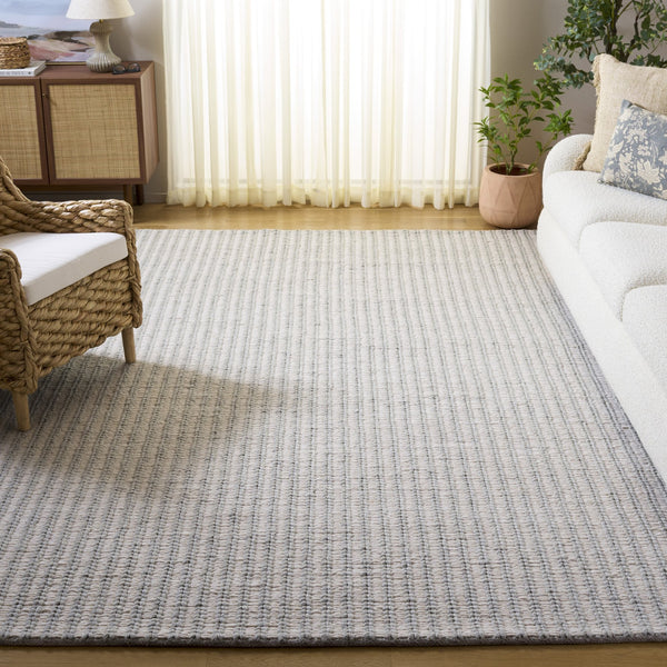 Safavieh Manhattan Runner Rug - Timeless Elegance, Hand-loomed Comfort, Perfect For Hallways And Entryways Ivory ,Grey 70% Wool 20% Cotton 10% Polyster Man225f-8