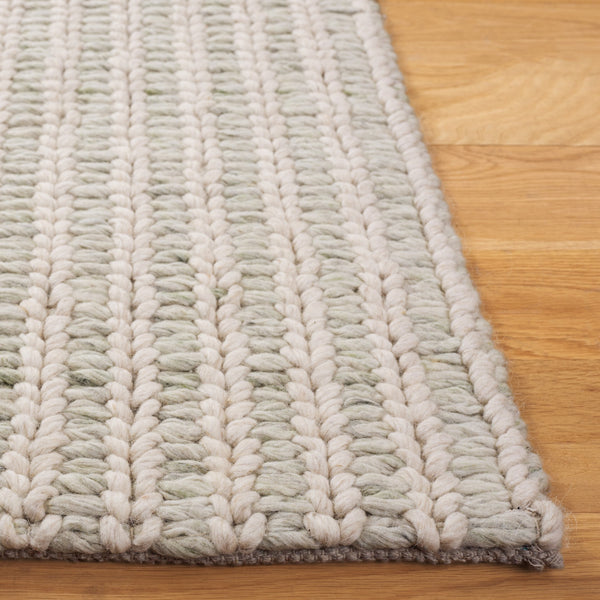 Safavieh Manhattan Runner Rug - Timeless Elegance, Hand-loomed Comfort, Perfect For Hallways And Entryways Ivory ,Sage 70% Wool 20% Cotton 10% Polyster Man225y-5
