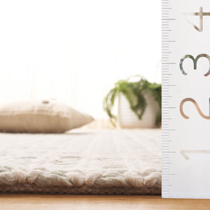 Safavieh Manhattan Runner Rug - Timeless Elegance, Hand-loomed Comfort, Perfect For Hallways And Entryways Ivory ,Sage 70% Wool 20% Cotton 10% Polyster Man225y-5