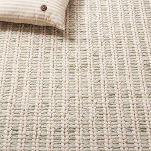 Safavieh Manhattan Runner Rug - Timeless Elegance, Hand-loomed Comfort, Perfect For Hallways And Entryways Ivory ,Sage 70% Wool 20% Cotton 10% Polyster Man225y-5