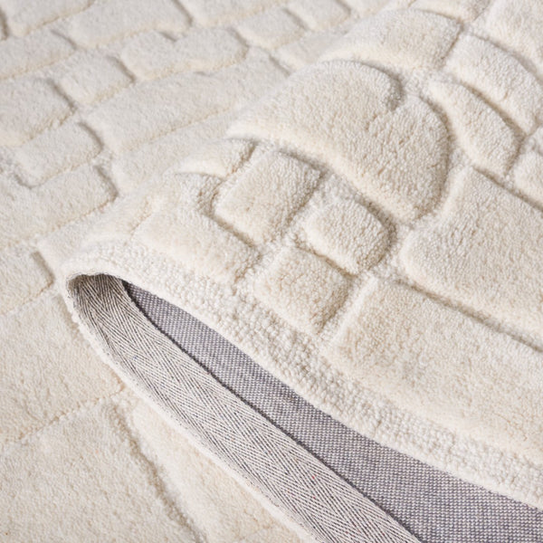 Safavieh Manhattan 575 Hand Tufted Contemporary Rug Ivory 5' x 8'