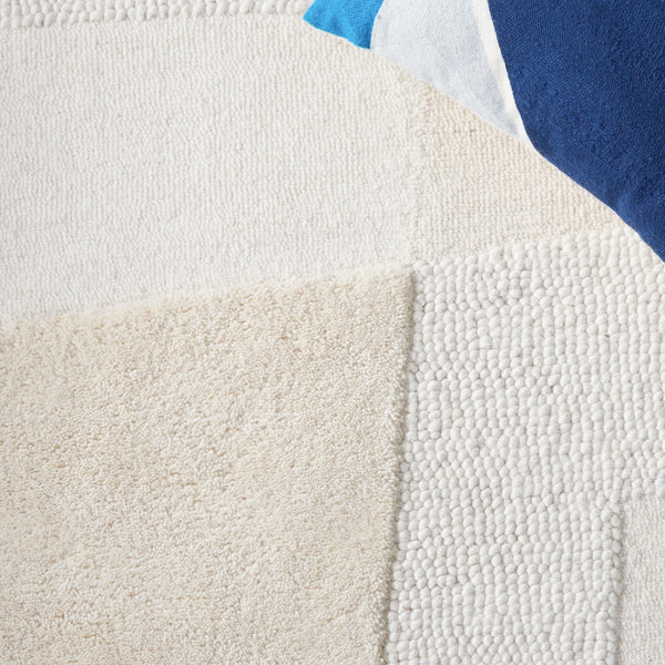 Safavieh Manhattan 576 Hand Tufted Contemporary Rug Ivory / Beige 8' x 10'