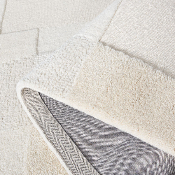 Safavieh Manhattan 576 Hand Tufted Contemporary Rug Ivory / Beige 8' x 10'