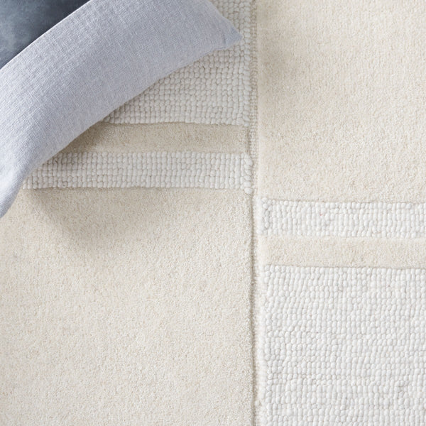 Safavieh Manhattan 578 Hand Tufted Contemporary Rug Ivory / Beige 8' x 10'