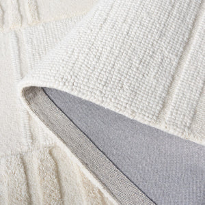 Safavieh Manhattan 578 Hand Tufted Contemporary Rug Ivory / Beige 5' x 8'