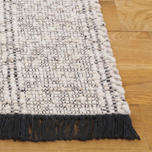 Safavieh Manhattan Luxe Hand-woven Area Rug In Light Hue - Chic Modern Design For Timeless Home Elegance Ivory ,Black 85% Wool,15% Cotton Man676z-6