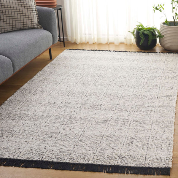 Safavieh Manhattan Handcrafted Wool-cotton Blend Area Rug - Modern Design For Stylish Home Interiors Ivory ,Black 85% Wool,15% Cotton Man677a-4