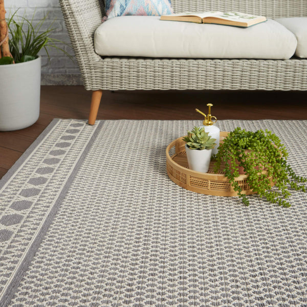 Jaipur Living Jaipur Living Vella Geometric Trellis Indoor Outdoor Polypropylene Low Pile Area Rug Gray 5'X7'6" RUG147401