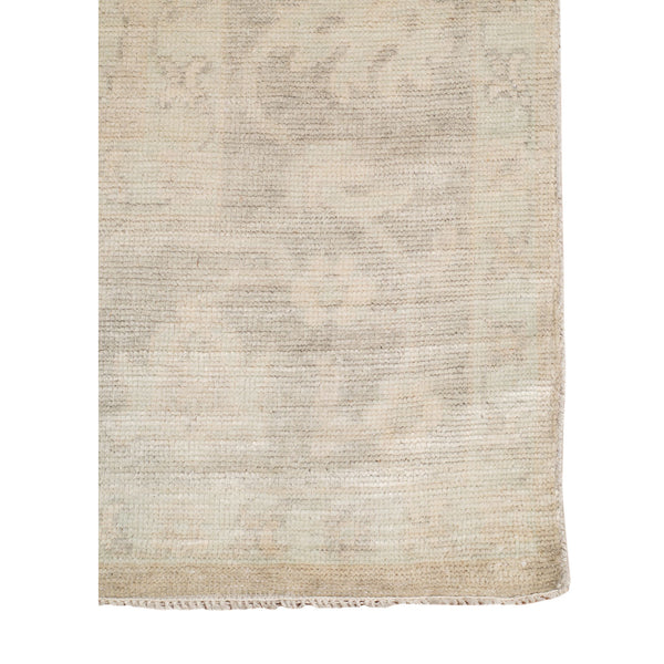 Maya Hand-knotted New Zealand Wool Viscose Ivory Rug with Silver Washed Patina