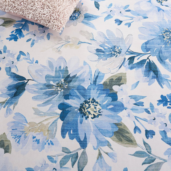 Safavieh Malibu Contemporary Runner Rug – Floral Design In Tranquil Hues For Hallways And Entryways, Durable & Washable Light Blue ,Blue Polyester Pile Mbu852l-5